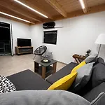 בית נופש House - River Baca *