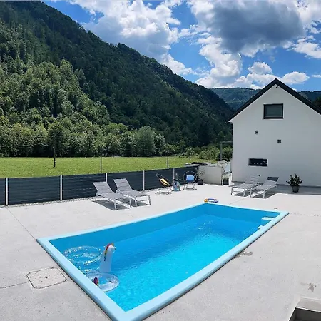 House - River Baca Dom wakacyjny Most na Soči